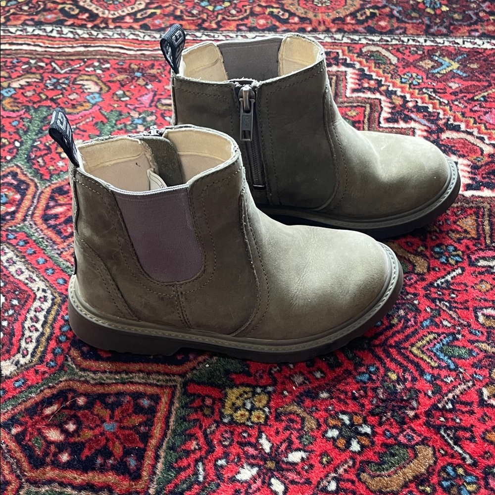 UGG Kids Chelsea Boots with Side Zipper